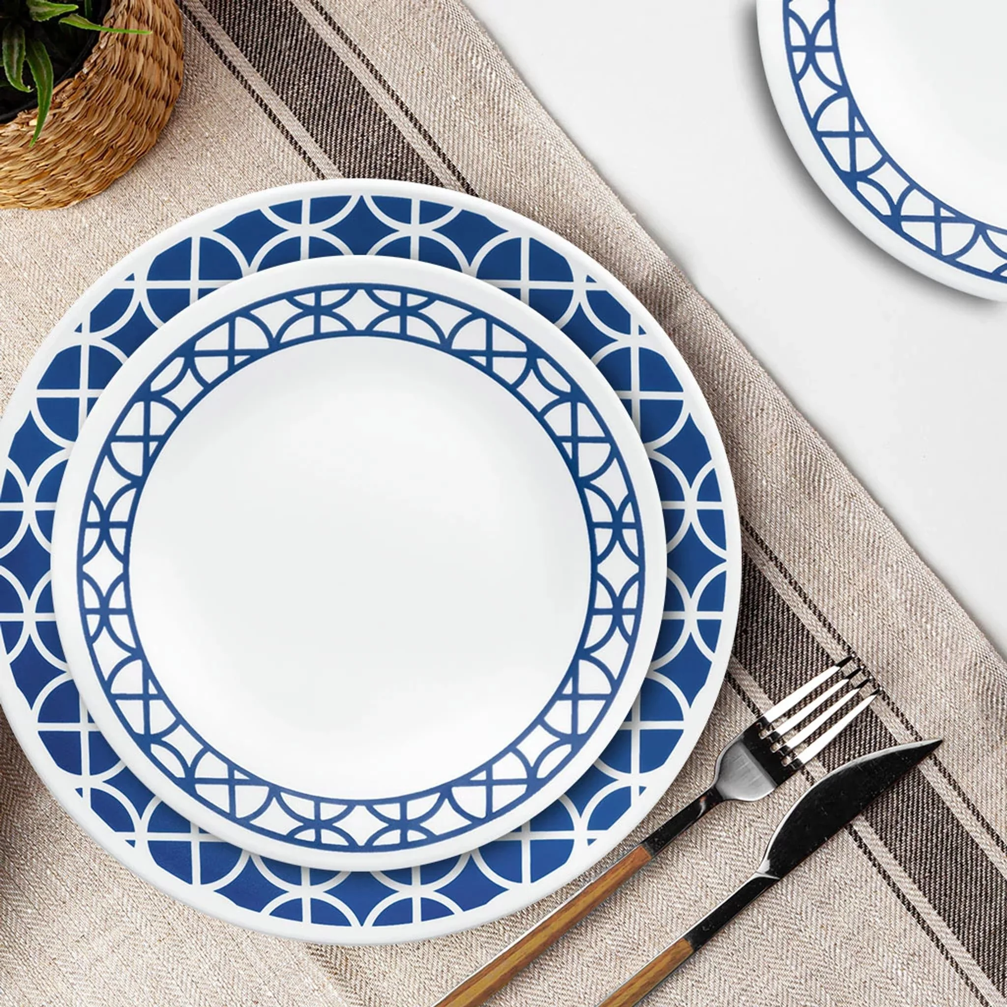 Corelle® Cobalt Circles 16-piece Mugless Dinnerware Set, Service for 4 - Image 4