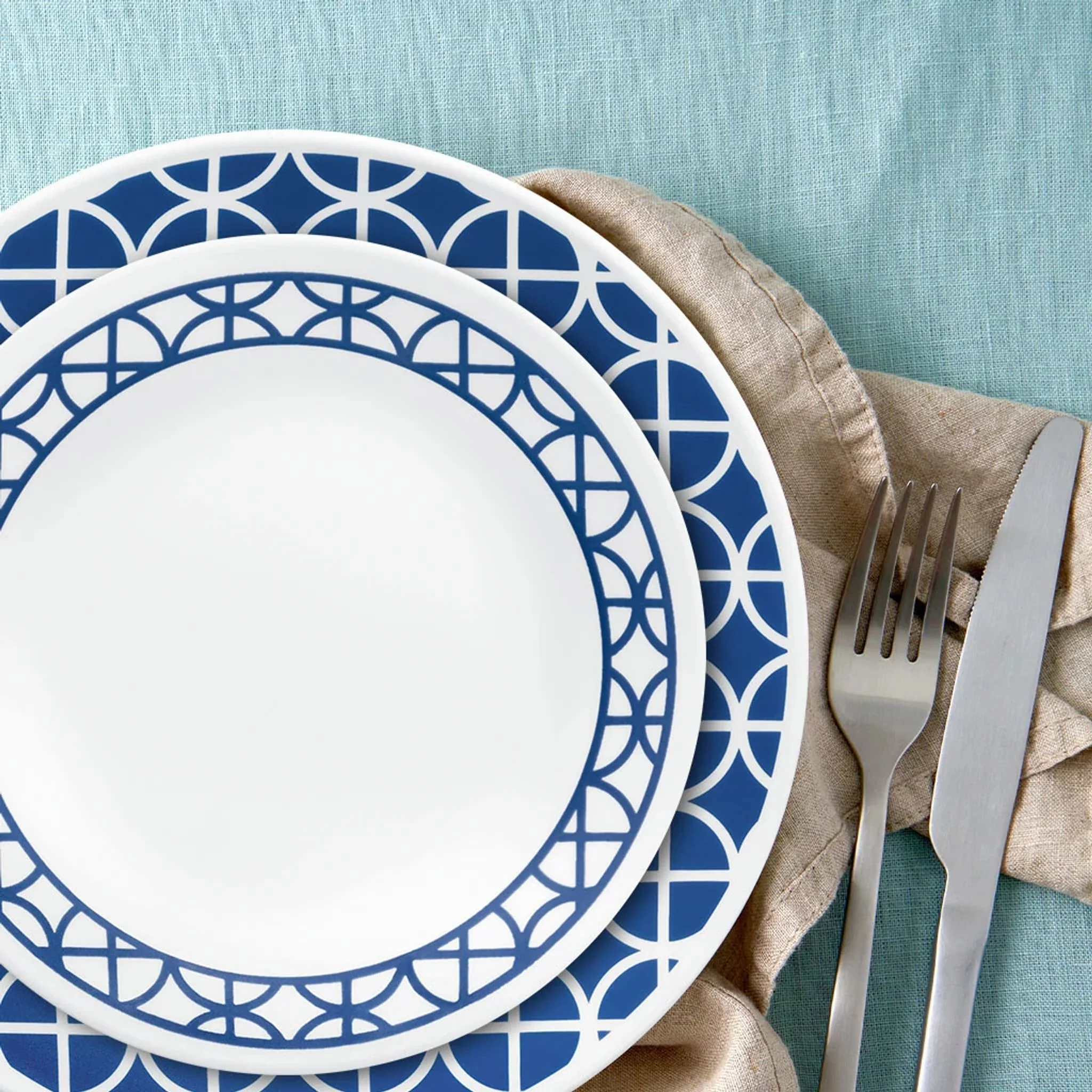 Corelle® Cobalt Circles 16-piece Mugless Dinnerware Set, Service for 4 - Image 6